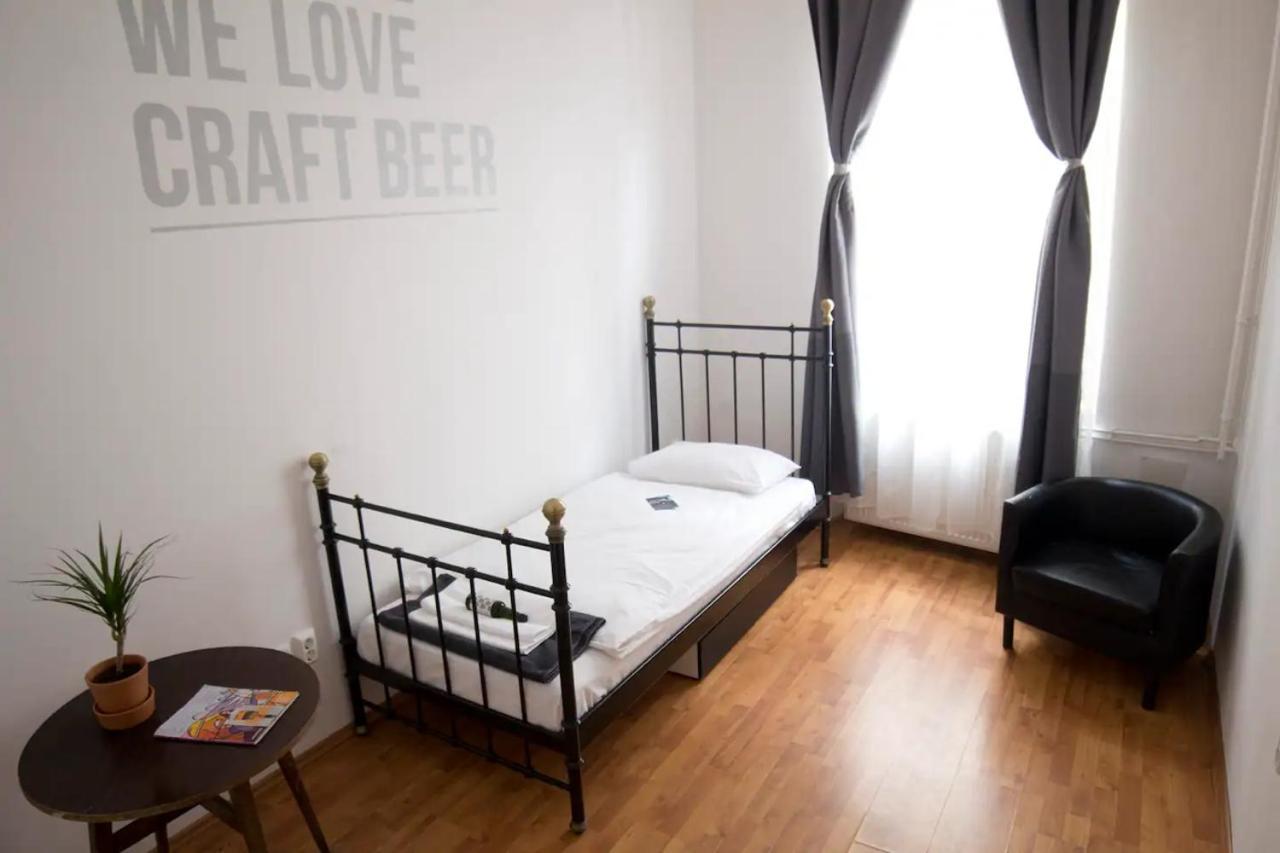 Appartamento Bed'N'Beer Budapest Esterno foto